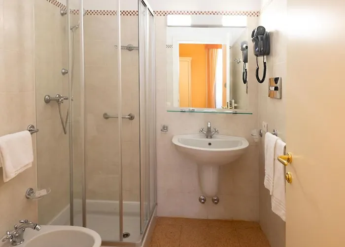 Lvg Collection - Pallanza Otel 4*